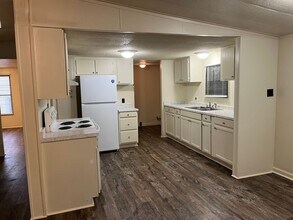 1352 St Regis Dr in Burlington, NC - Building Photo - Building Photo