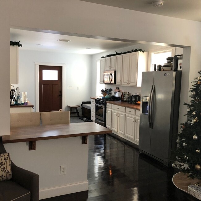 85 Old Glenham Rd, Unit Apt 3