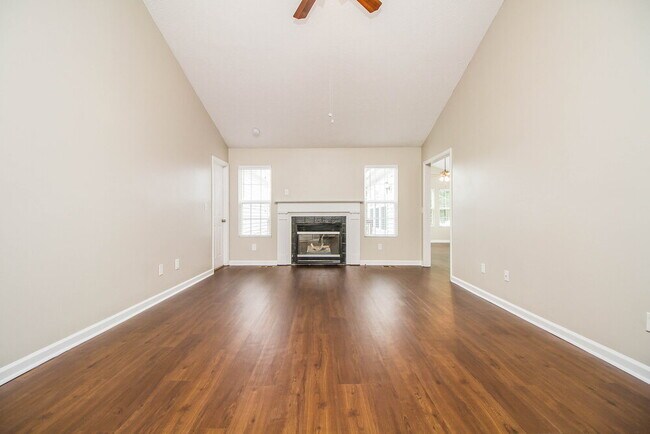 2305 Leighton Way in Spring Hill, TN - Building Photo - Building Photo