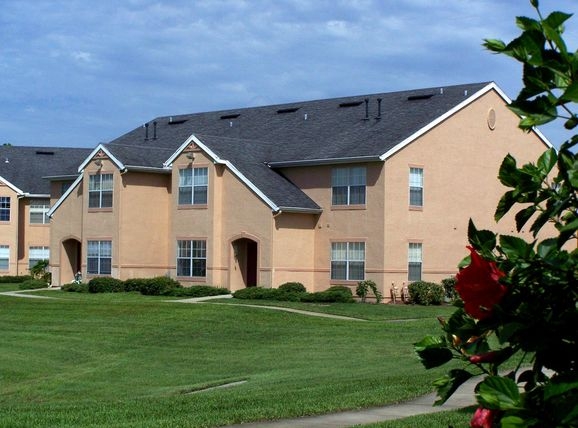 Hickory Pointe in Melbourne, FL - Building Photo