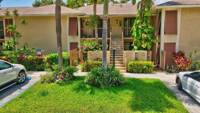 3939 NE 5th Ave in Boca Raton, FL - Building Photo - Building Photo