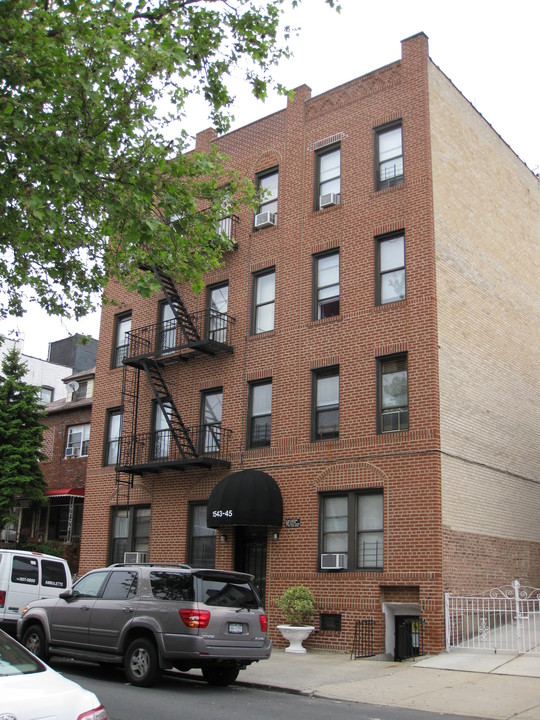 1543 W 7th St in Brooklyn, NY - Foto de edificio