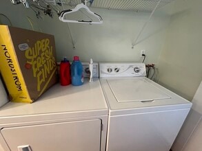 23 Webster St, Unit #1 in Malden, MA - Foto de edificio - Building Photo