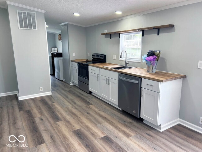 335 W Bow St in Thorntown, IN - Building Photo - Building Photo