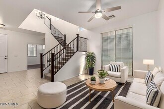 390 W Wisteria Pl in Chandler, AZ - Building Photo - Building Photo