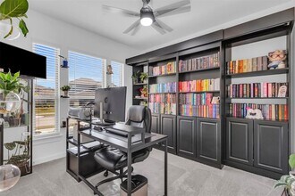 2428 Mankato Dr in Fort Worth, TX - Foto de edificio - Building Photo