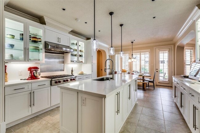 2311 Summer Blossom Ln
