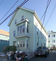 524-526 4th St in Fall River, MA - Building Photo