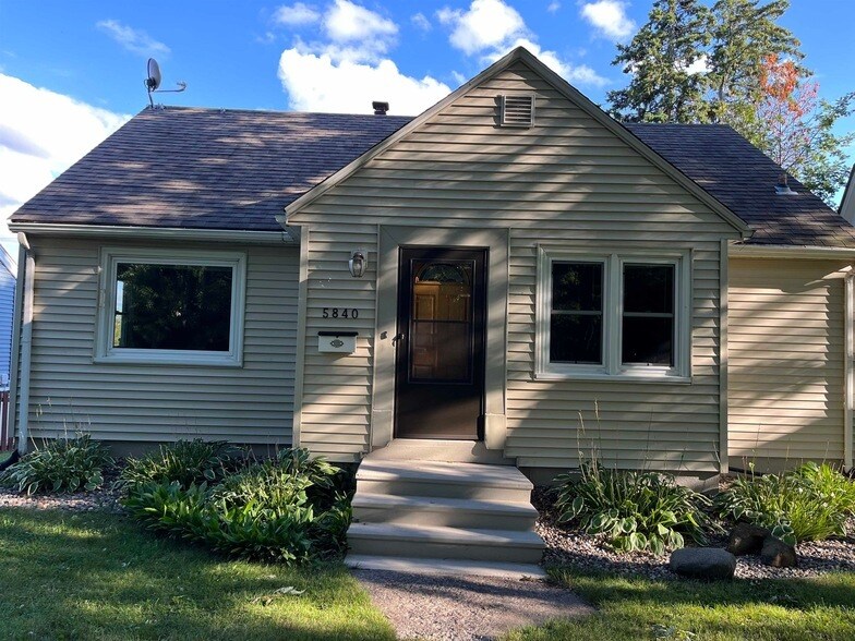 5840 Tioga St in Duluth, MN - Building Photo