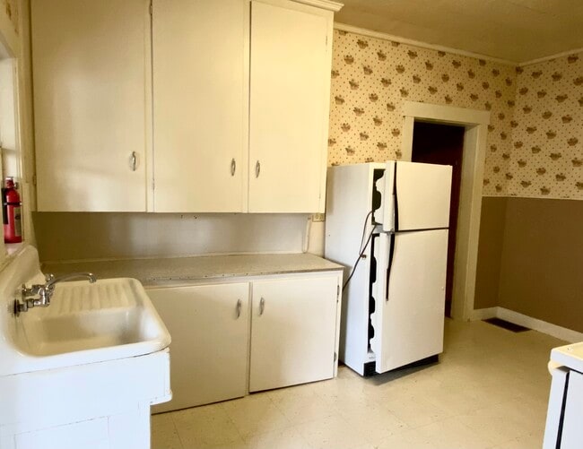 19 South St, Unit 19South St. Rent B in Presque Isle, ME - Building Photo - Building Photo