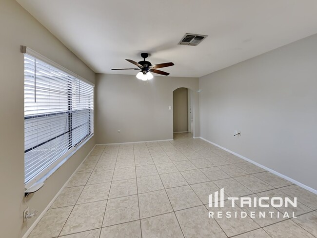9413 Barnstead Ln in Port Richey, FL - Foto de edificio - Building Photo
