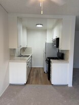 11168 Camarillo St in Los Angeles, CA - Building Photo