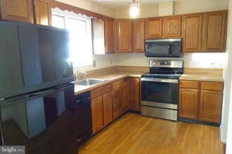5978 Augustine Ave in Elkridge, MD - Building Photo - Building Photo