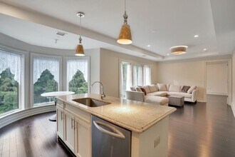 55 Eton Row in Weehawken, NJ - Building Photo - Building Photo