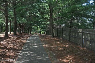 83 Bradford Ct in Matawan, NJ - Building Photo - Building Photo