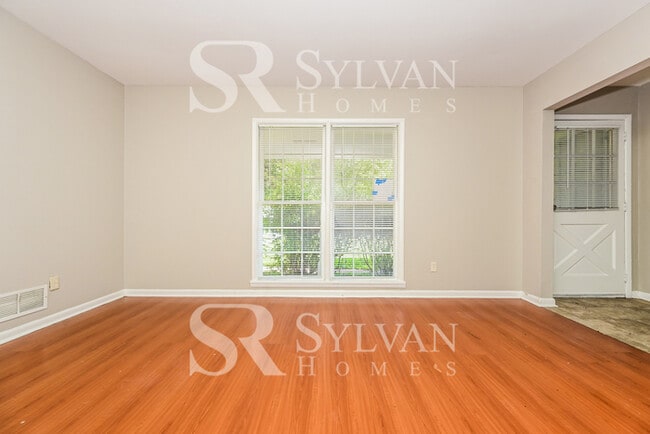 2555 Foxlair Trail in Atlanta, GA - Building Photo - Building Photo