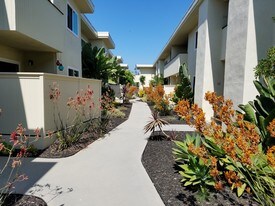 Westport Apartments in Torrance, CA - Building Photo