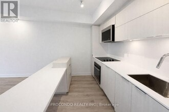 370 Martha St in Burlington, ON - Building Photo - Building Photo