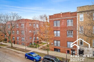 853 W Cornelia Ave in Chicago, IL - Building Photo - Building Photo