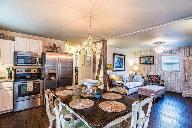 202 Corto Pl in Panama City Beach, FL - Building Photo - Building Photo