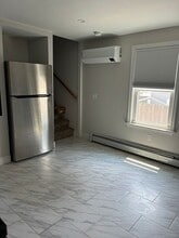 320 Tinkham St in New Bedford, MA - Building Photo - Building Photo