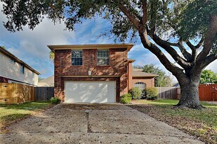 14706 Trailbrook Dr in Houston, TX - Building Photo