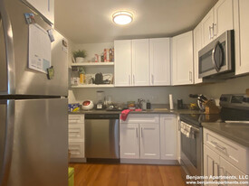 25 Embassy Rd, Unit 27 in Boston, MA - Building Photo