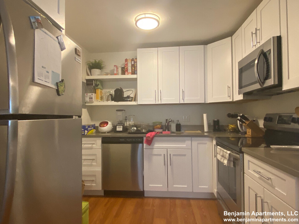25 Embassy Rd, Unit 27 in Boston, MA - Building Photo