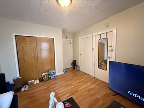 167 Davis Ave, Unit 2 in Kearny, NJ - Foto de edificio - Building Photo