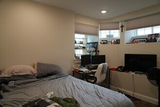 701 E 2nd St, Unit A in Boston, MA - Building Photo - Building Photo