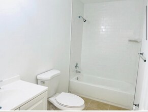 4312 Pinewood Ave in West Palm Beach, FL - Foto de edificio - Building Photo