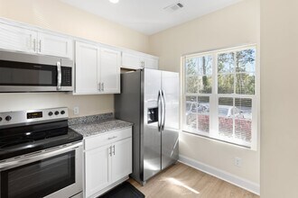 242 Admiration Ave in Beaufort, SC - Building Photo - Building Photo