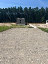 996 Evergreen Dr in Galivants Ferry, SC - Building Photo - Building Photo
