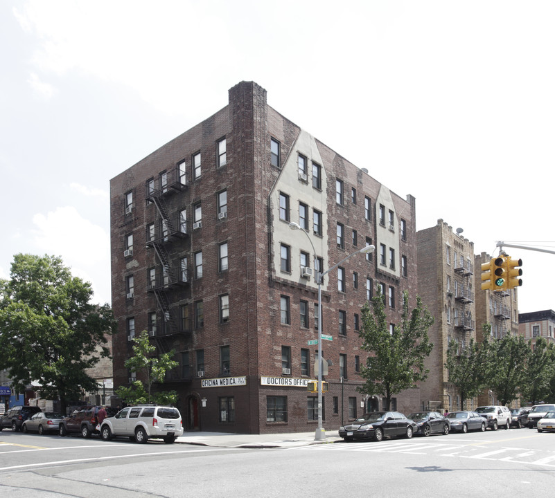 235 Wadsworth Ave in New York, NY - Building Photo