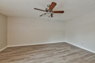 7024 Greenview Cir S in Fort Worth, TX - Building Photo - Building Photo