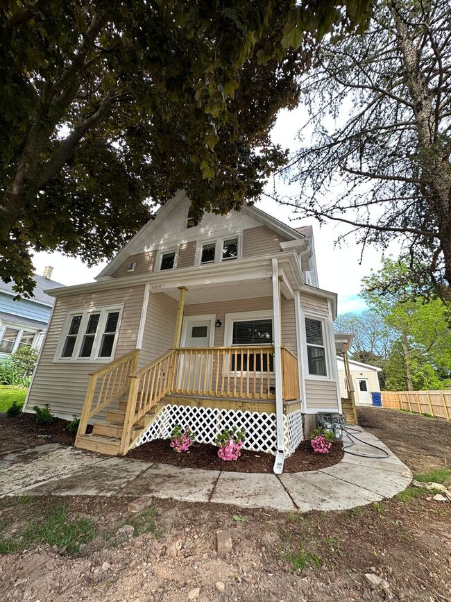 property at 310-312-312 N Spring St