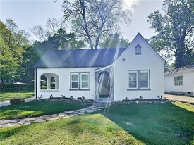 499 Woodlawn Ave NW in Atlanta, GA - Building Photo