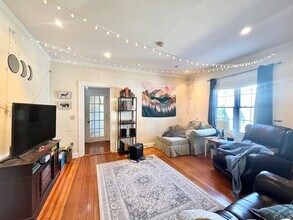 27 Allston St, Unit 1 in Boston, MA - Building Photo - Building Photo