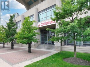 1 Elm Dr W in Mississauga, ON - Building Photo - Building Photo