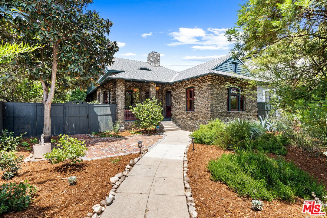 4939 Sycamore Terrace in Los Angeles, CA - Building Photo