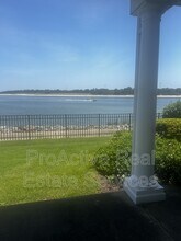 9468 Bay Front Dr in Norfolk, VA - Foto de edificio - Building Photo