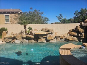 637 Doubleshot Ln in Henderson, NV - Building Photo - Building Photo