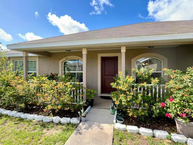 545 Viceroy Ct in Poinciana, FL - Foto de edificio - Building Photo