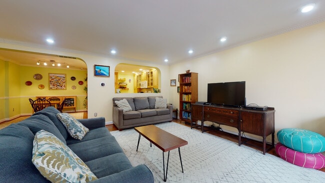 1635 S Hayes St, Unit A in Arlington, VA - Building Photo - Building Photo