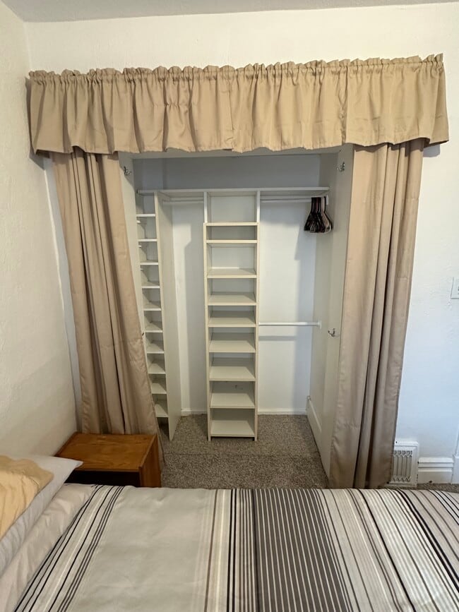 624 N 2nd Ave W, Unit #1 downstairs in Duluth, MN - Building Photo - Building Photo