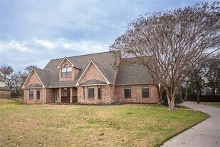 250 Timberleaf Dr in Double Oak, TX - Building Photo