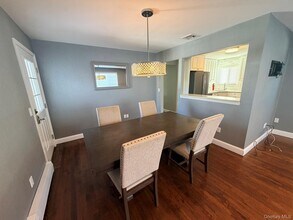 2002 City Ave in Merrick, NY - Building Photo - Building Photo