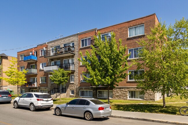 4300 Bouchette Rue in Montréal, QC - Building Photo - Building Photo