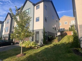 1674 Delphi Dr in Charlottesville, VA - Building Photo