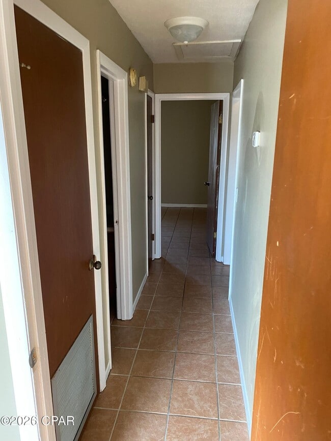 1930 W 24th St in Panama City, FL - Foto de edificio - Building Photo